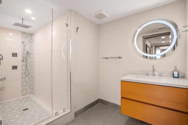 209 N Birch Road 1002, Fort Lauderdale, FL 33304