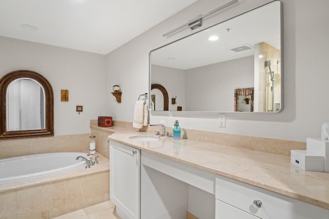 209 N Birch Road 1002, Fort Lauderdale, FL 33304