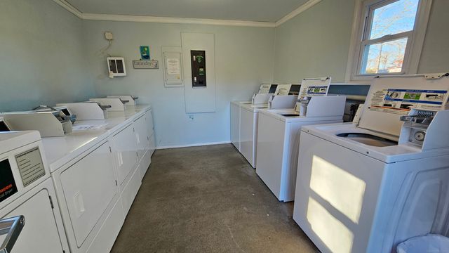 127 Black Point Road APT 7, East Lyme, CT 06357