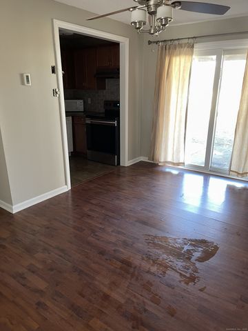 127 Black Point Road APT 7, East Lyme, CT 06357