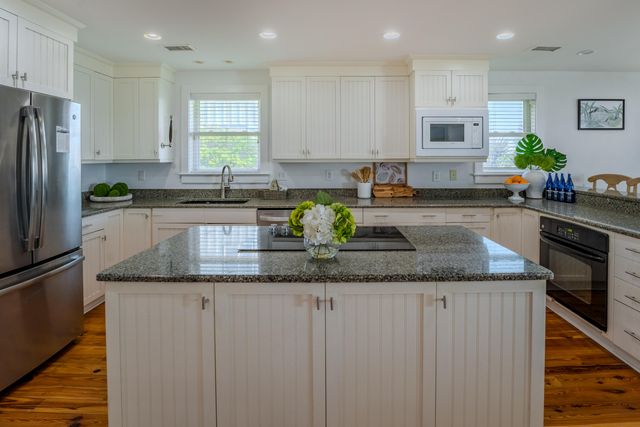 603 E Arctic Avenue, Folly Beach, SC 29439