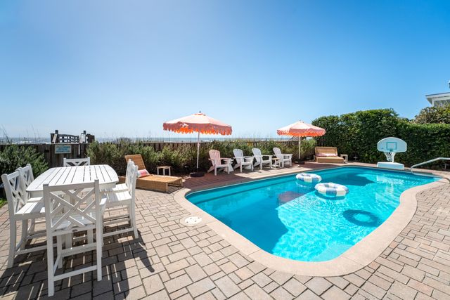 603 E Arctic Avenue, Folly Beach, SC 29439