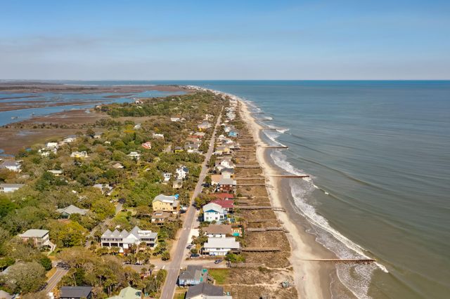 603 E Arctic Avenue, Folly Beach, SC 29439