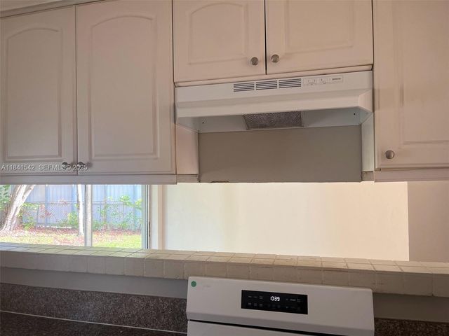 1450 N 64th Avenue, Hollywood, FL 33024
