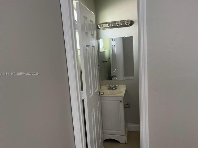1450 N 64th Avenue, Hollywood, FL 33024