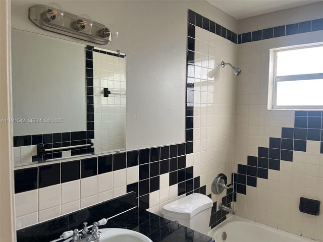 1450 N 64th Avenue, Hollywood, FL 33024