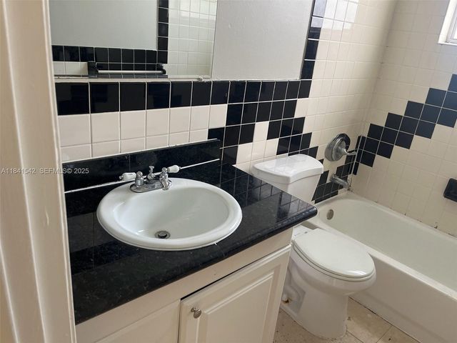 1450 N 64th Avenue, Hollywood, FL 33024