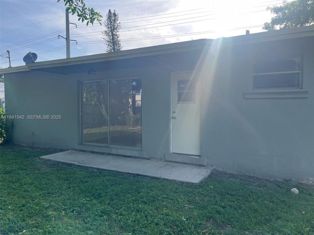 1450 N 64th Avenue, Hollywood, FL 33024