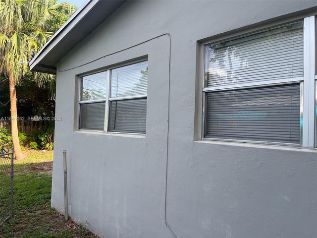 1450 N 64th Avenue, Hollywood, FL 33024