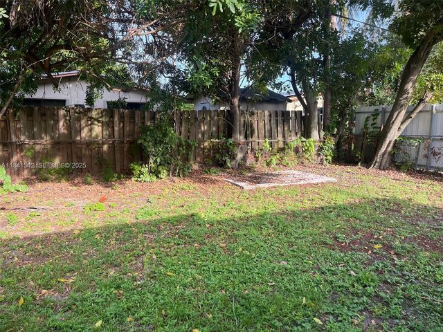1450 N 64th Avenue, Hollywood, FL 33024