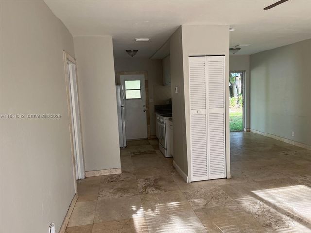 1450 N 64th Avenue, Hollywood, FL 33024