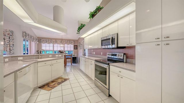 552 WESTMOUNT LANE, Venice, FL 34293