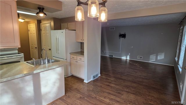204 Greenway Boulevard, Riga, NY 14428