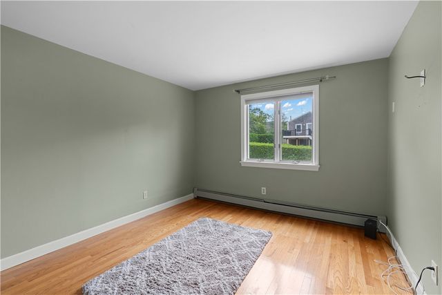 6 Varnum Avenue, Bristol, RI 02809