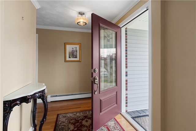 6 Varnum Avenue, Bristol, RI 02809