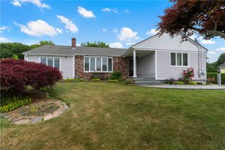 6 Varnum Avenue, Bristol, RI 02809