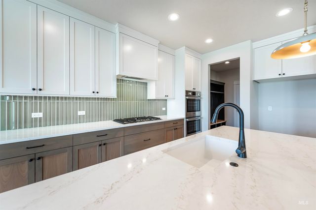 9392 S Egg Harbor, Kuna, ID 83634