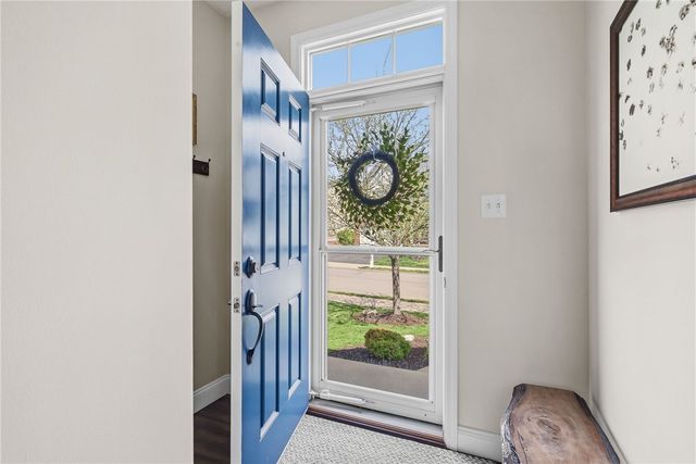 304 Sunrise Dr, Collier Twp, PA 15106