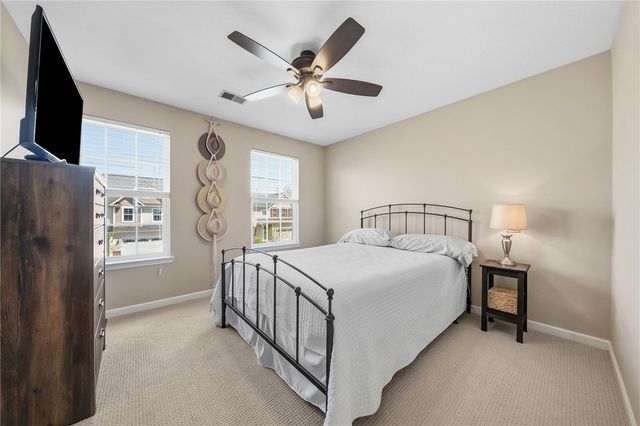 304 Sunrise Dr, Collier Twp, PA 15106