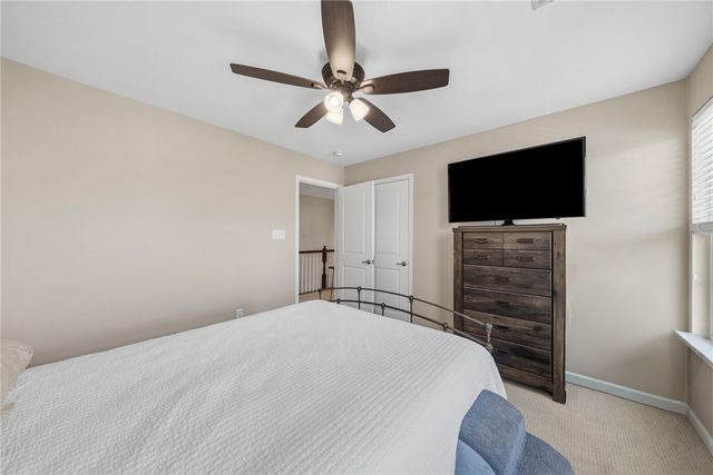 304 Sunrise Dr, Collier Twp, PA 15106