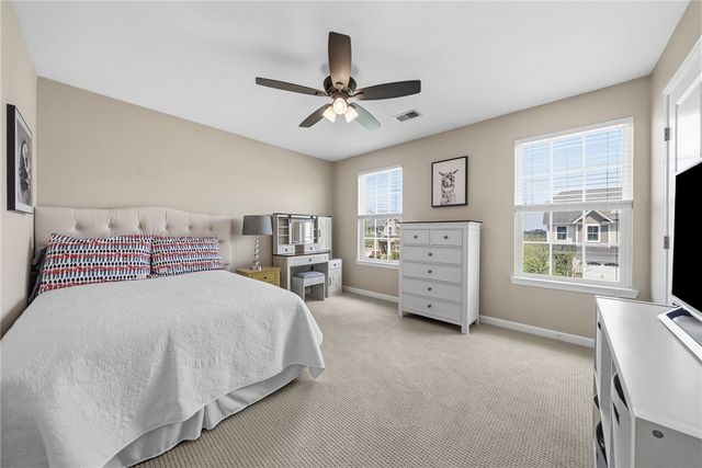 304 Sunrise Dr, Collier Twp, PA 15106