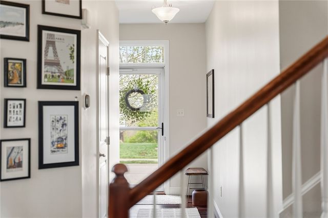 304 Sunrise Dr, Collier Twp, PA 15106