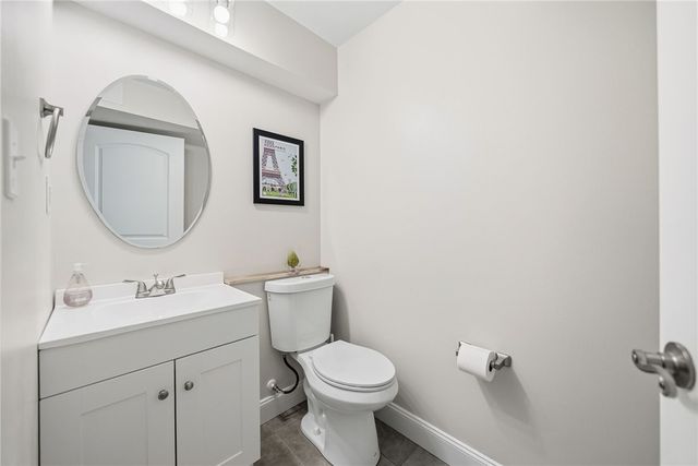 304 Sunrise Dr, Collier Twp, PA 15106