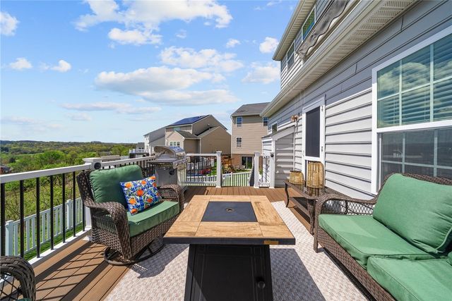 304 Sunrise Dr, Collier Twp, PA 15106