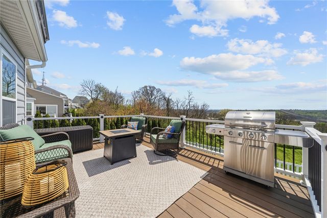 304 Sunrise Dr, Collier Twp, PA 15106