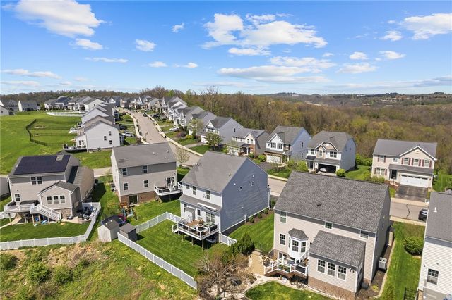 304 Sunrise Dr, Collier Twp, PA 15106