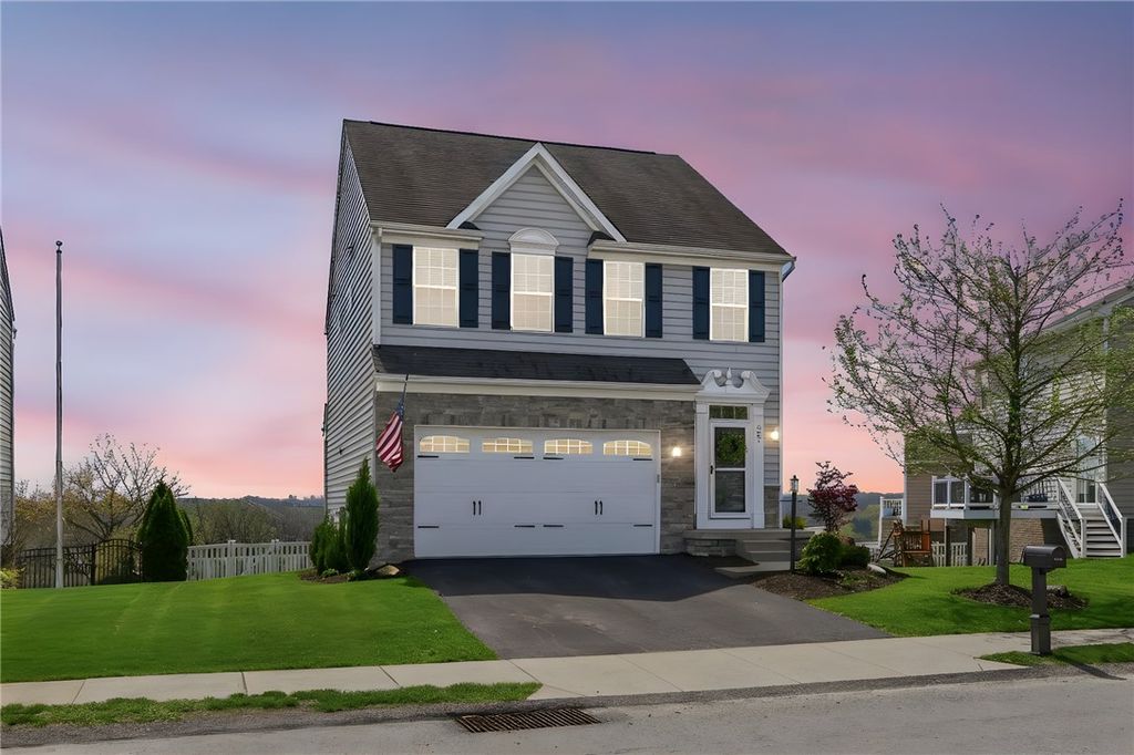 304 Sunrise Dr, Collier Twp, PA 15106