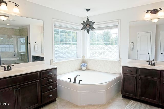 201 King Oak Street, Holly Springs, NC 27540