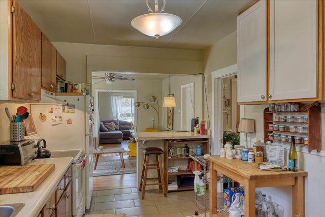 735 S Sherman St, Spokane, WA 99202