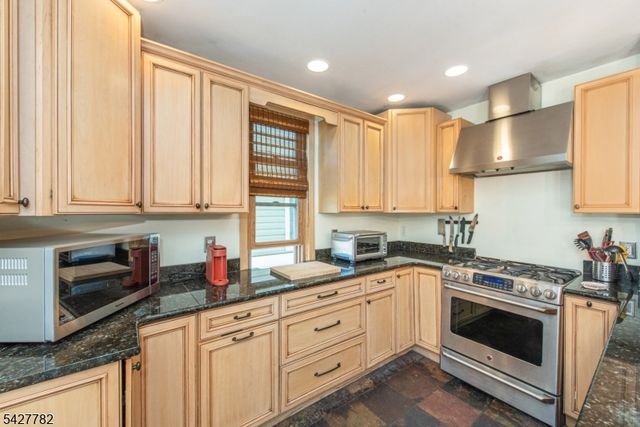 107 Sheridan Ave, Roselle Park Boro, NJ 07204
