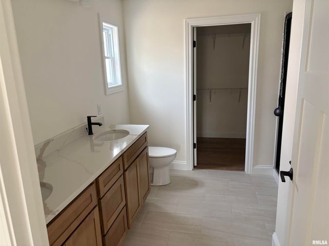 1719 Ambleside Drive, Springfield, IL 62711