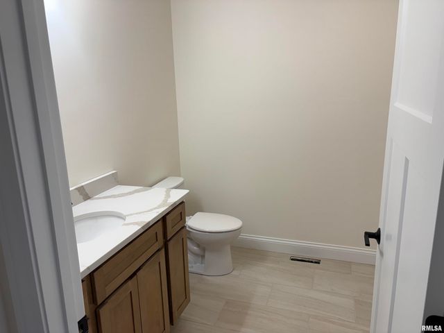 1719 Ambleside Drive, Springfield, IL 62711