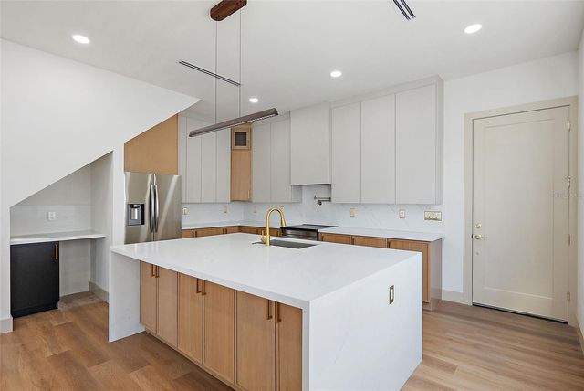 2320 W NORTH B STREET 2, Tampa, FL 33609