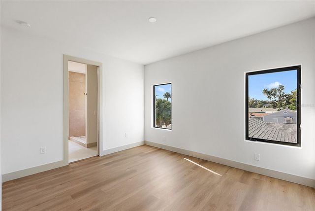 2320 W NORTH B STREET 2, Tampa, FL 33609