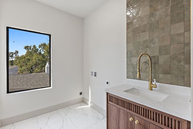 2320 W NORTH B STREET 2, Tampa, FL 33609