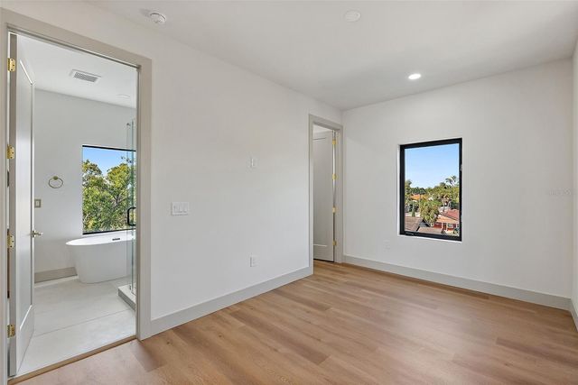 2320 W NORTH B STREET 2, Tampa, FL 33609