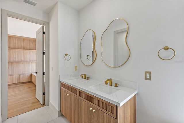 2320 W NORTH B STREET 2, Tampa, FL 33609