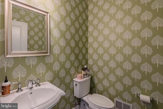 23 CENTRAL AVE, Berwyn, PA 19312