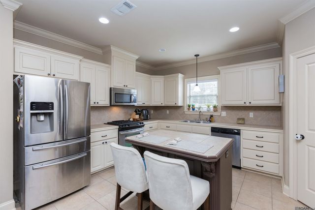 5057 River Meadow Dr, Baton Rouge, LA 70820
