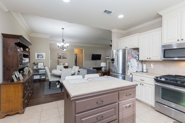 5057 River Meadow Dr, Baton Rouge, LA 70820