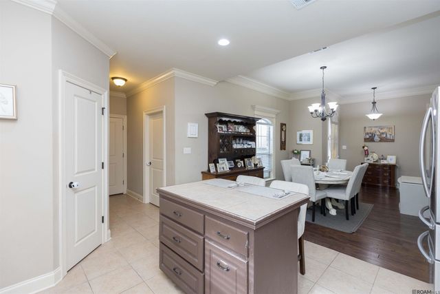 5057 River Meadow Dr, Baton Rouge, LA 70820