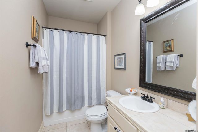 5057 River Meadow Dr, Baton Rouge, LA 70820