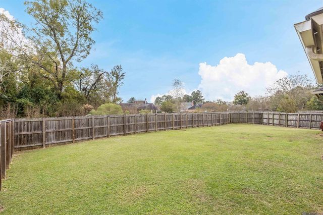 5057 River Meadow Dr, Baton Rouge, LA 70820