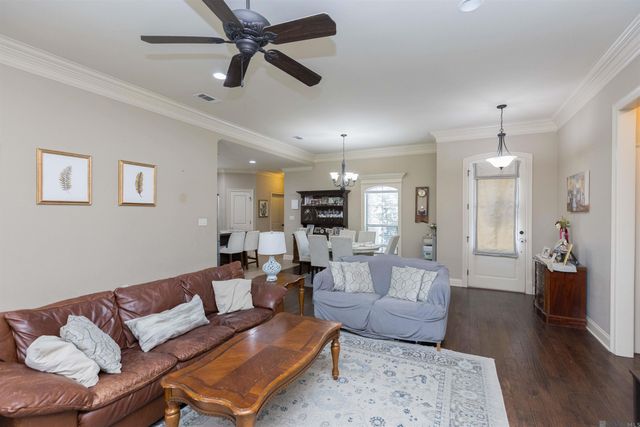 5057 River Meadow Dr, Baton Rouge, LA 70820
