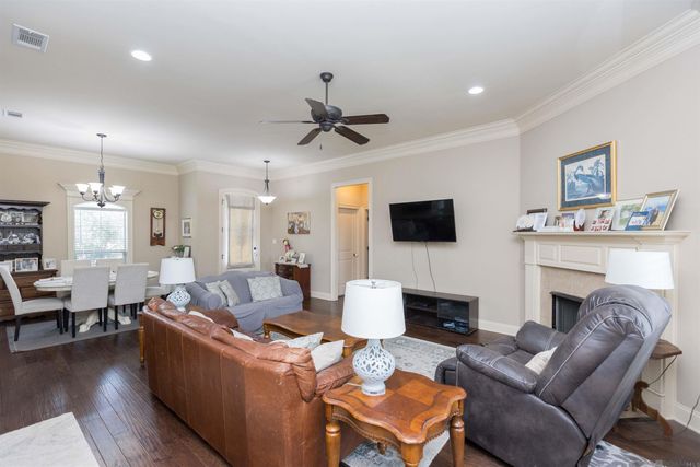 5057 River Meadow Dr, Baton Rouge, LA 70820