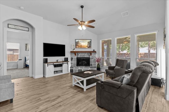 2200 Simpson Lane, Mansfield, TX 76063